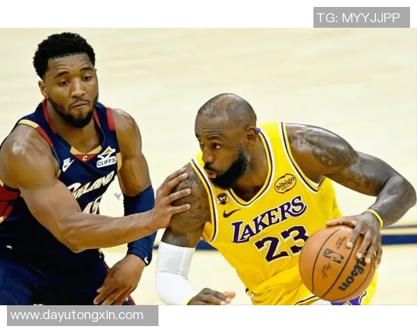 骑士麦基对决湖人展现精彩对抗引发球迷热议与期待