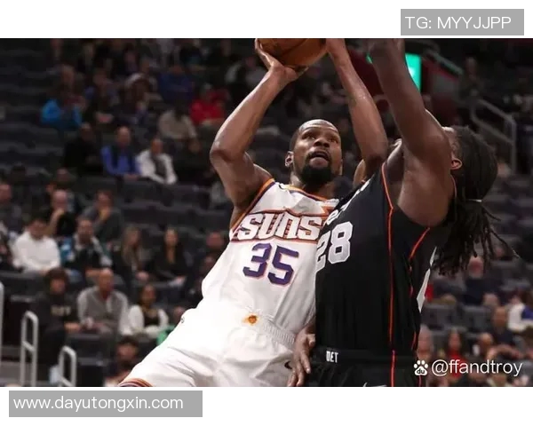 湖人队与热火队激战正酣球迷期待精彩对决与绝妙表现