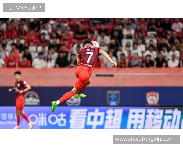 国足与武汉卓尔精彩对决视频回顾球迷热议赛场瞬间与精彩进球